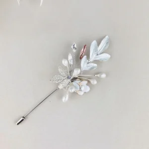 Boutonniere Novio Zirconias Flor y Centro Perla – 1150 B