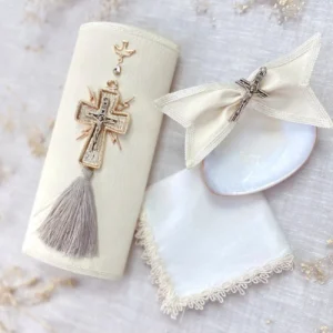 Kit de Bautizo Vela Crucifijo Concha Natural – TRINIDAD